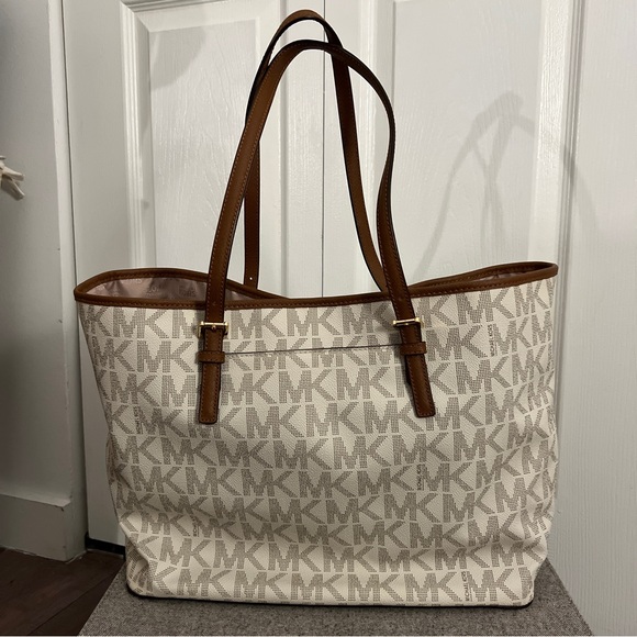 Michael Kors Carryall Monogram Large Tote Vanilla and Brown 14”x7” base 12” high - Picture 2 of 7